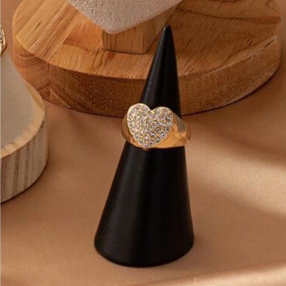 Gold heart ring - Picture 2 of 2